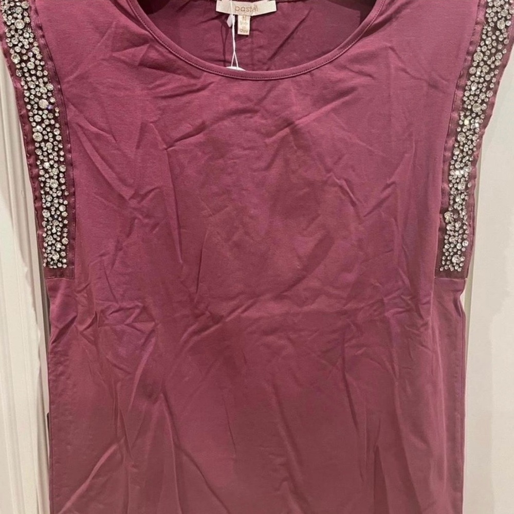 Pastels Mauve Embellished Muscle Tee